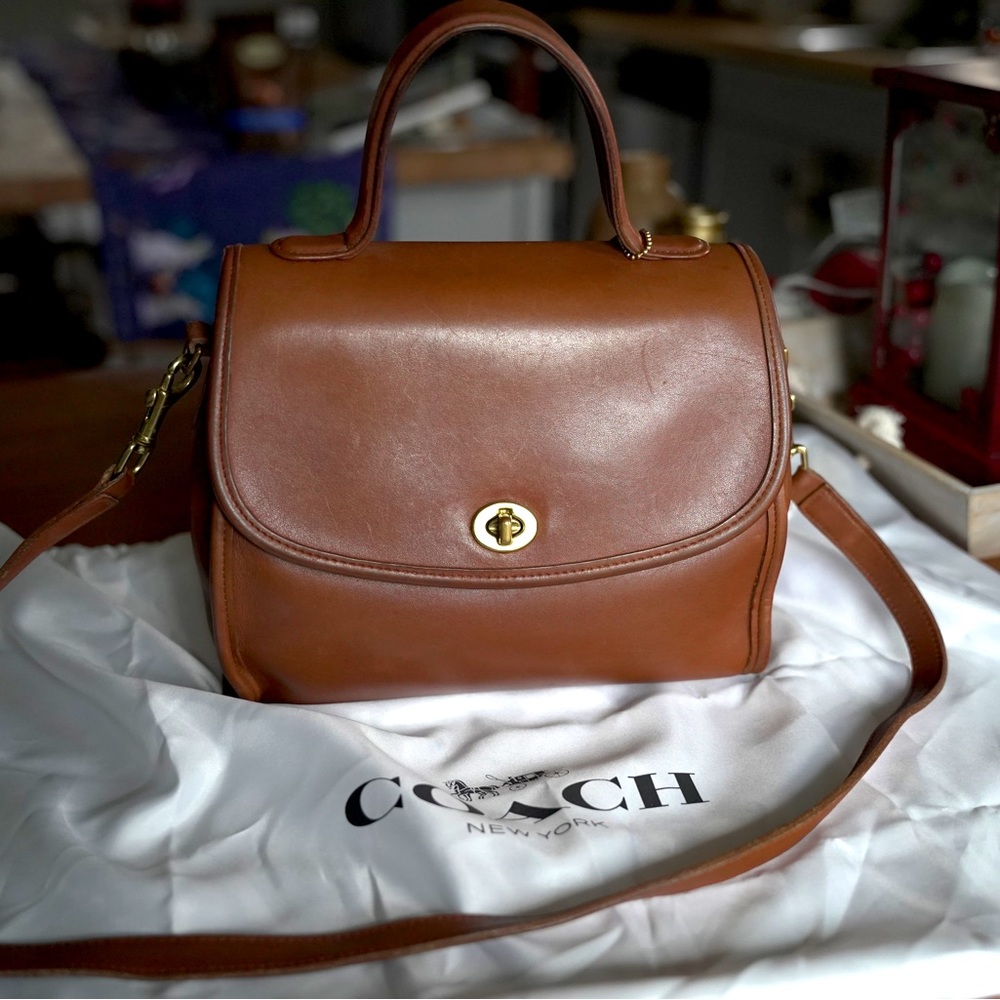 Vintage Coach Manor 9977 British Tan